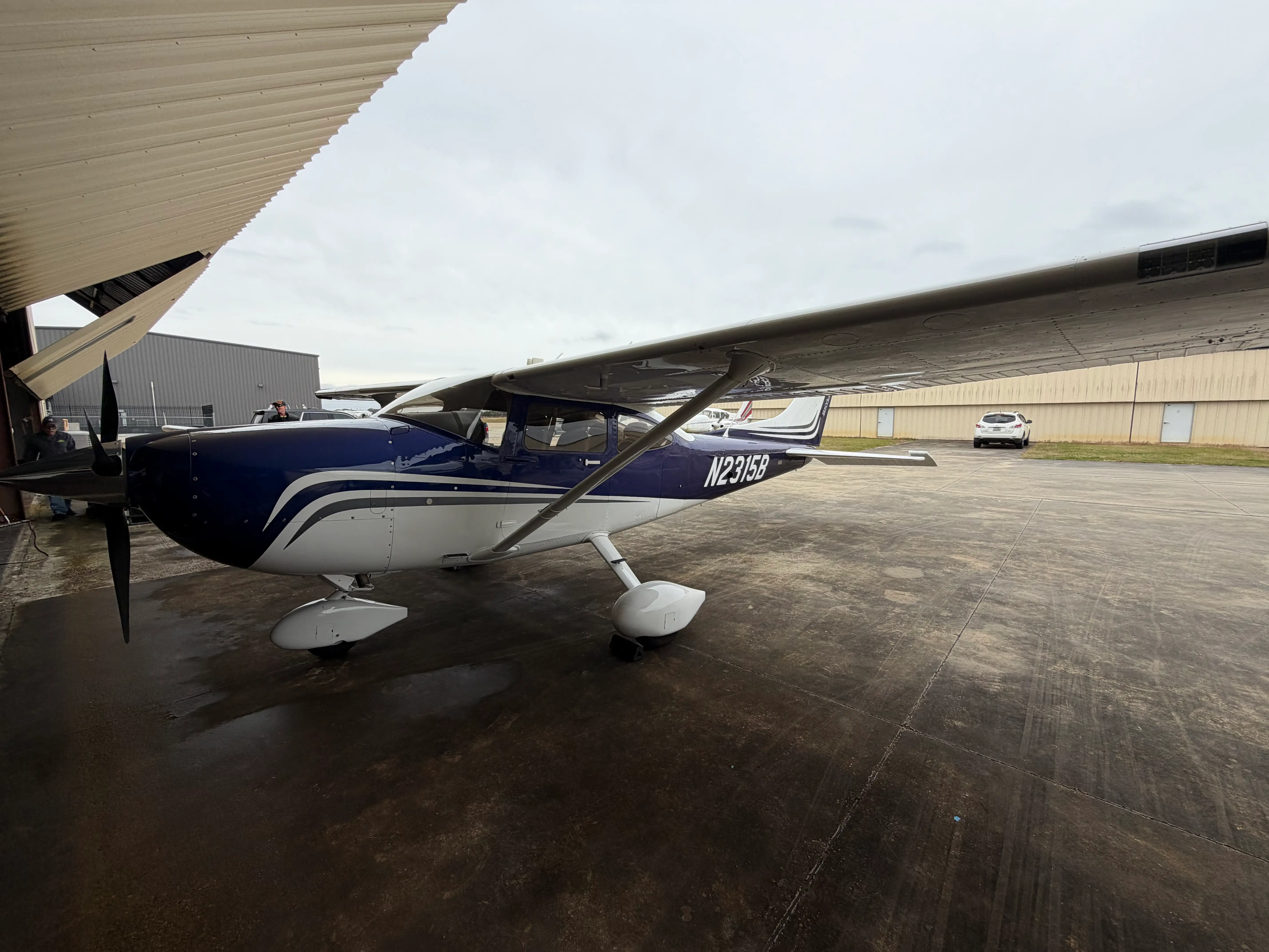 Universal Flight Training 2022 Cessna T182 N2315B parked