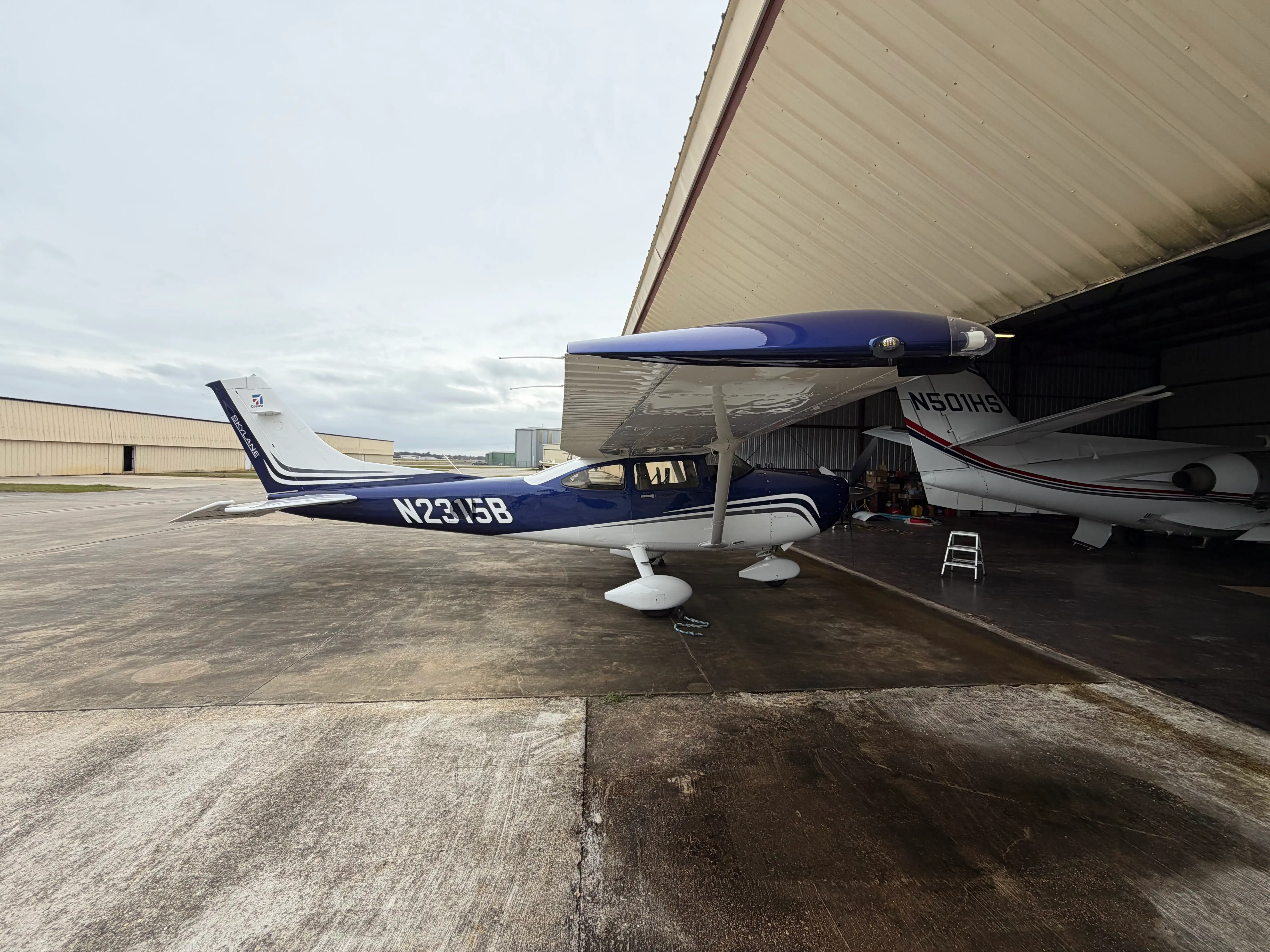 Universal Flight Training 2022 Cessna T182 N2315B parked