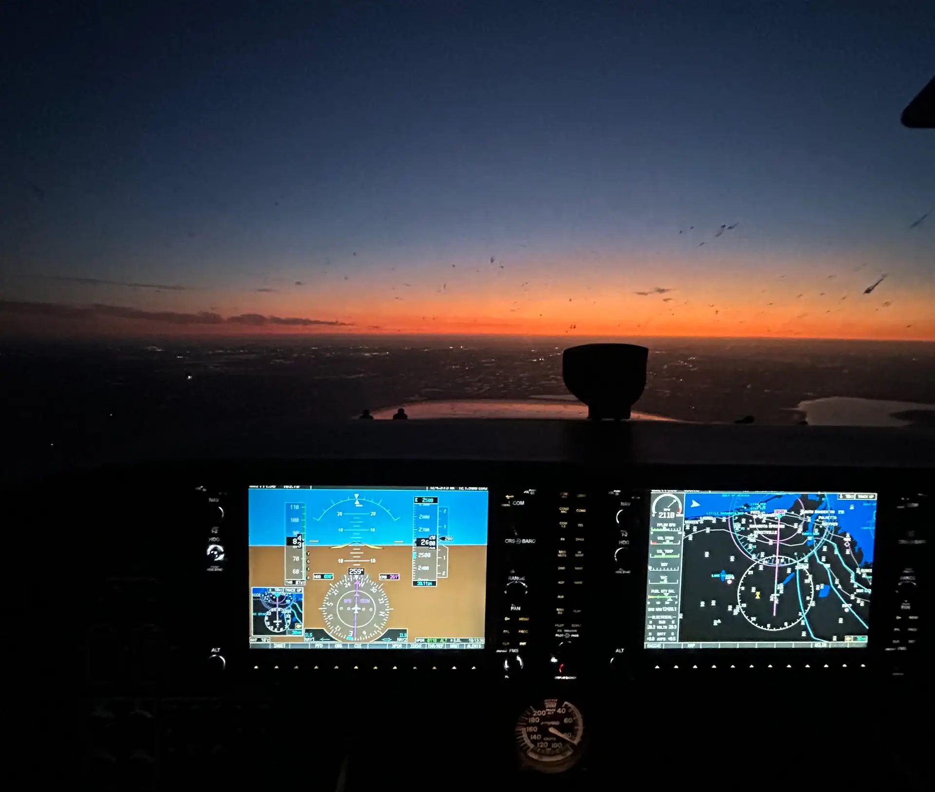 Night flight seen from cockpit