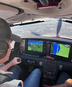 UFT's CFI flying aircraft, cockpit view